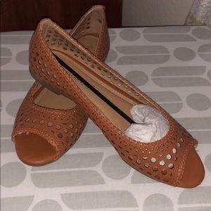 NWT Peep toe flat